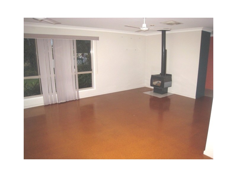 9 Smith Place, Emerald QLD 4720