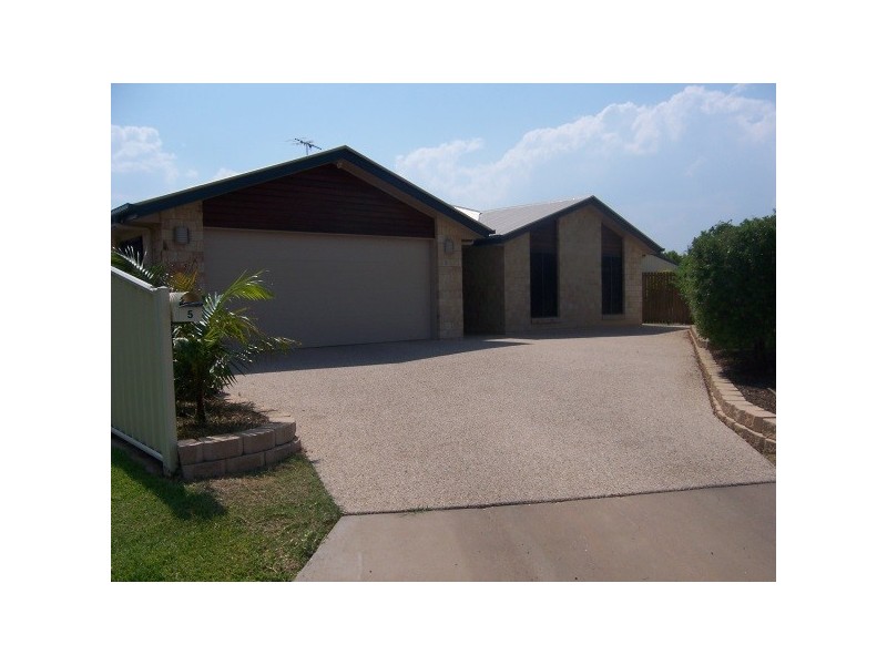 5  Coombs Court, Emerald QLD 4720