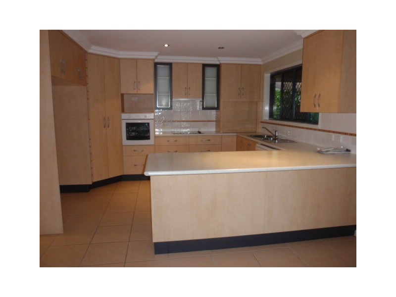 5  Coombs Court, Emerald QLD 4720