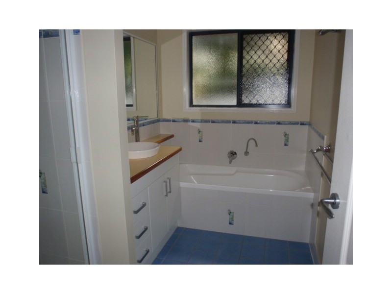 5  Coombs Court, Emerald QLD 4720