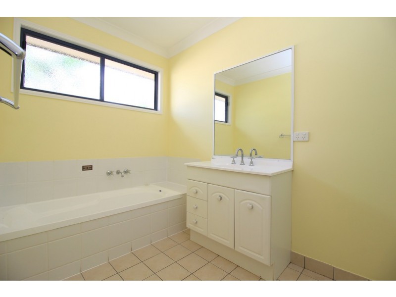 3/87 Roberts Street, Emerald QLD 4720