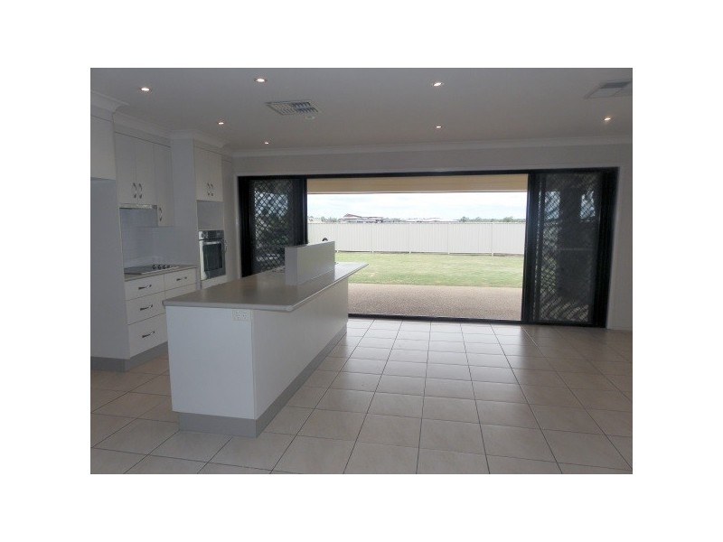 23 Mayfair Drive, Emerald QLD 4720