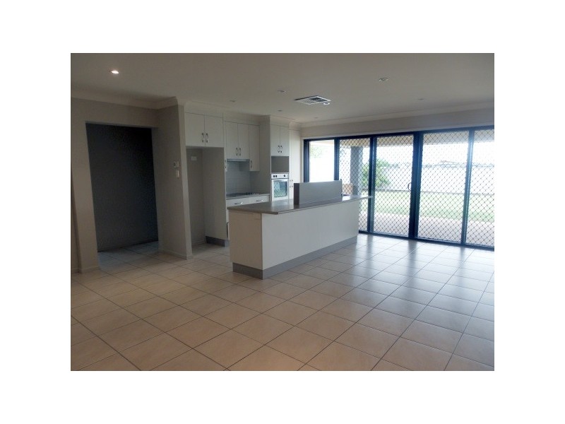 23 Mayfair Drive, Emerald QLD 4720