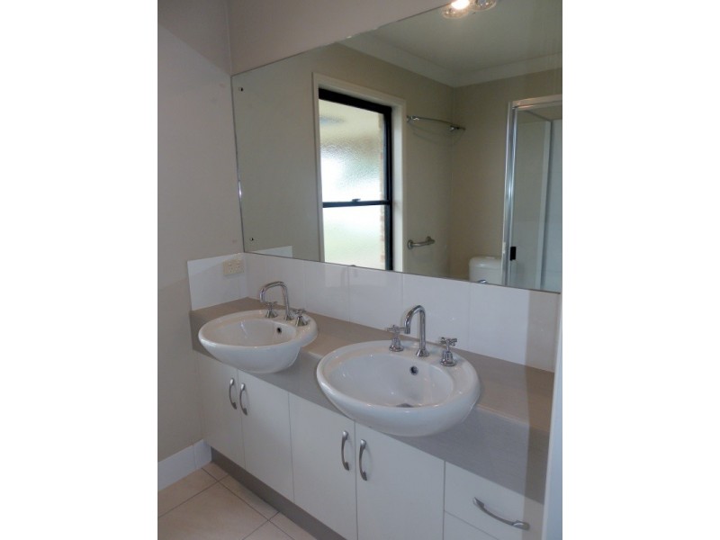 23 Mayfair Drive, Emerald QLD 4720