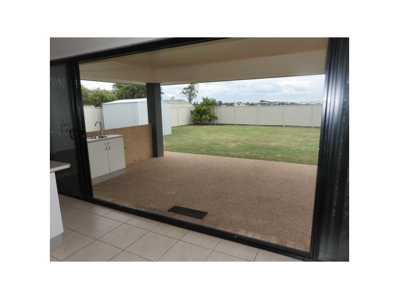 23 Mayfair Drive, Emerald QLD 4720