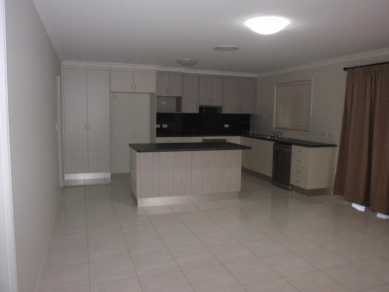 75 LOCH STREET, Emerald QLD 4720