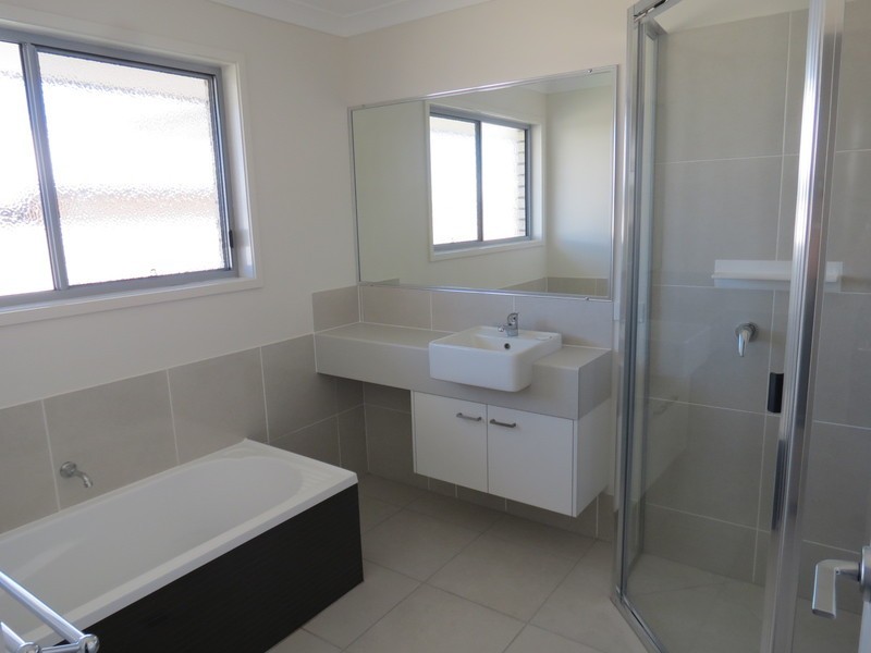 21 Thornton Street, Emerald QLD 4720