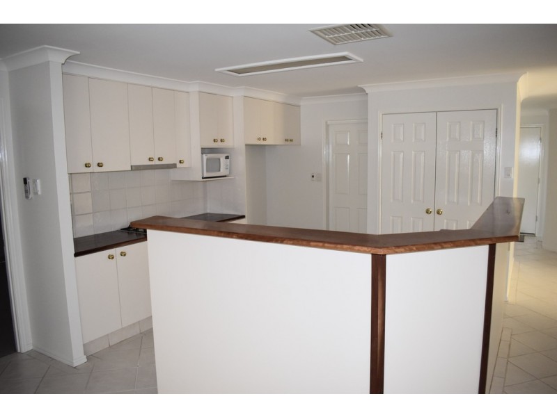 29 Jeppesen Drive, Emerald QLD 4720