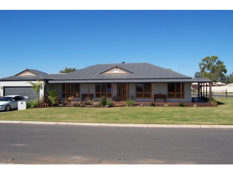 38 Andrews Road, Emerald QLD 4720