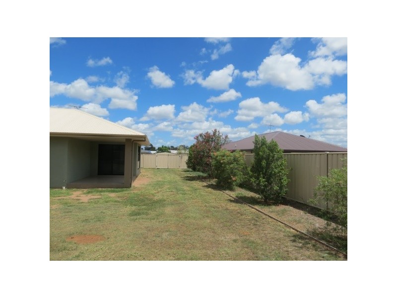 41 Blue Gum Drive, Emerald QLD 4720