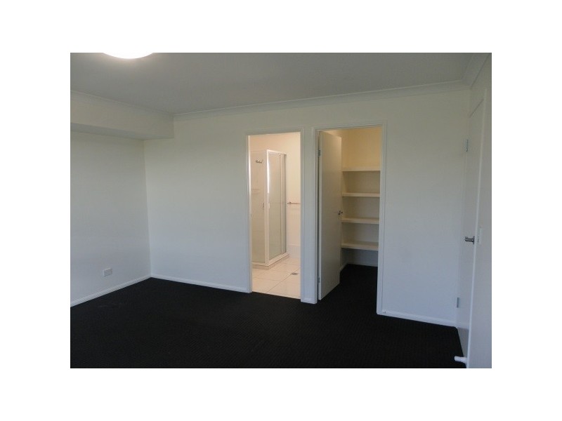 2 Sewell Street, Emerald QLD 4720
