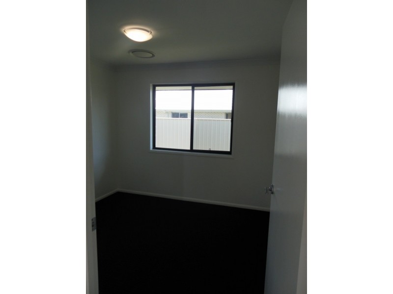 2 Sewell Street, Emerald QLD 4720