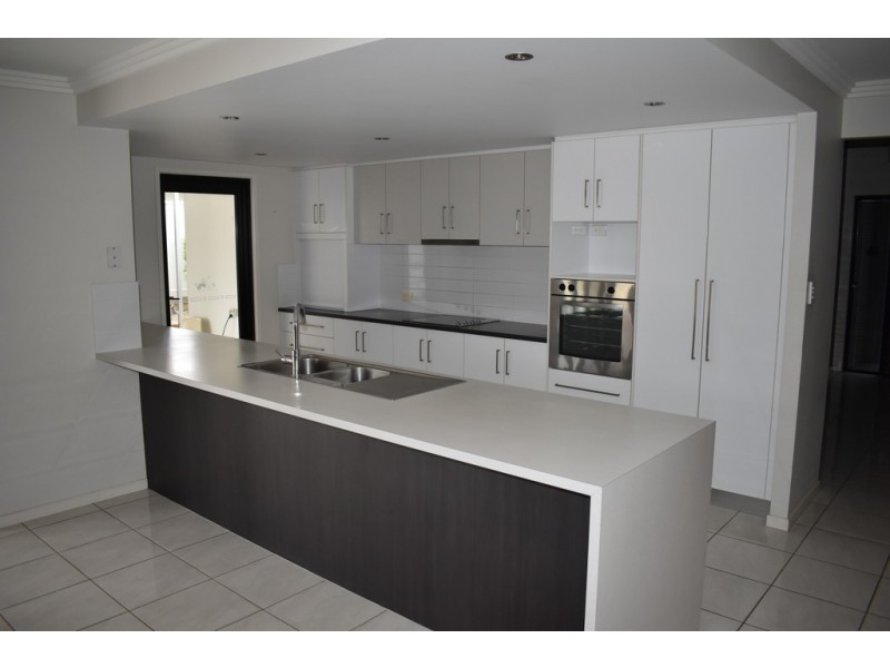 19 Rogers Street, Emerald QLD 4720