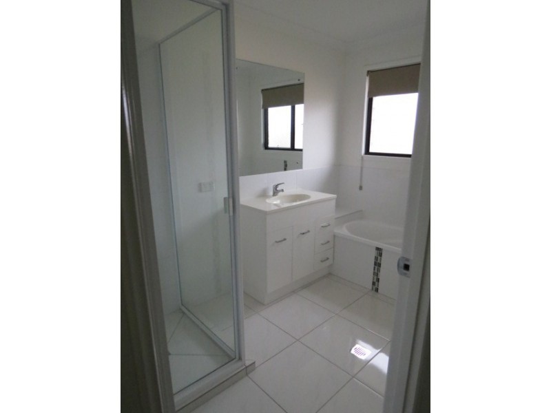 4 Spellman Street, Emerald QLD 4720