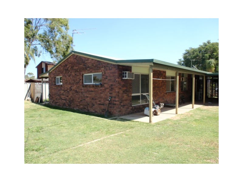 1 Wilby Place, Emerald QLD 4720