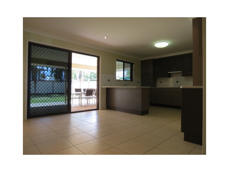 39 Park Avenue, Emerald QLD 4720