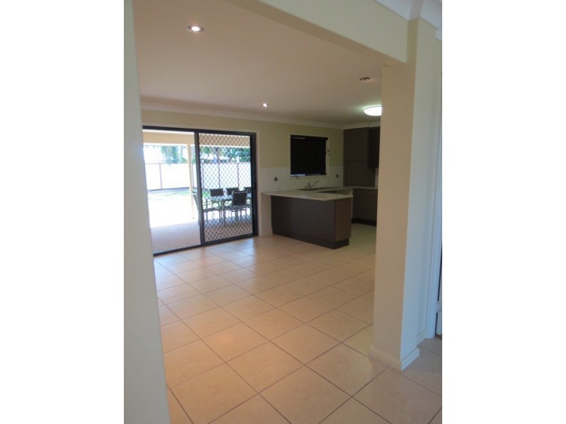 39 Park Avenue, Emerald QLD 4720