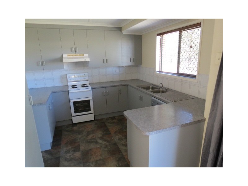 3 Oxley Court, Emerald QLD 4720