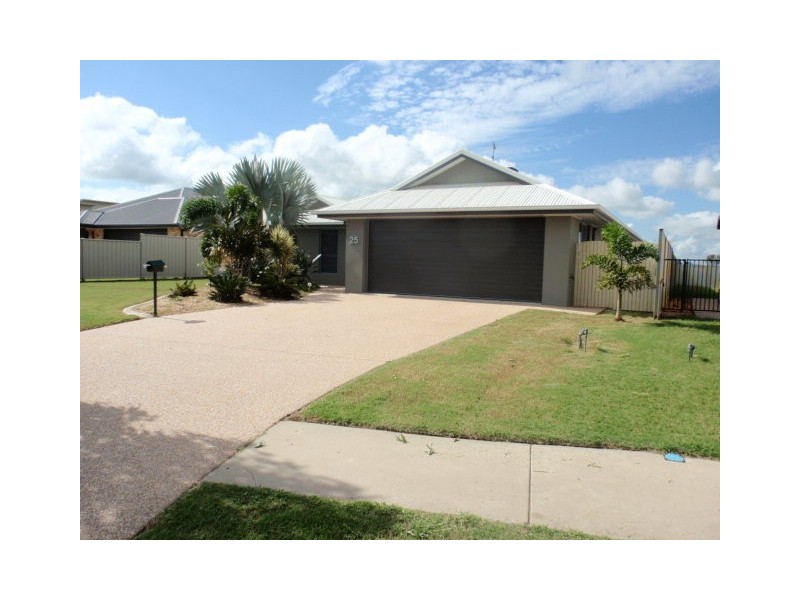 25 Mayfair Drive, Emerald QLD 4720