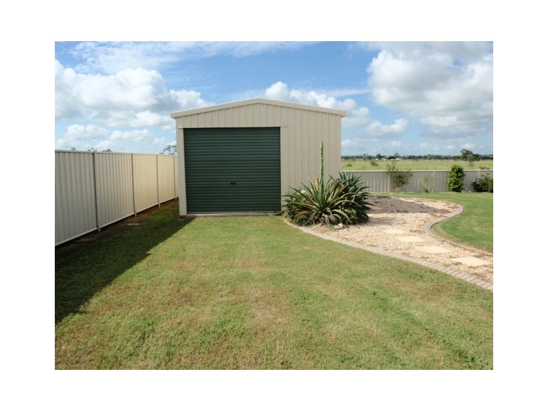 25 Mayfair Drive, Emerald QLD 4720