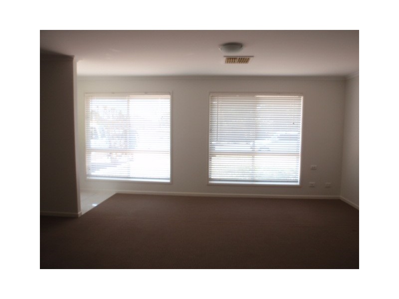 105 Roberts Street, Emerald QLD 4720