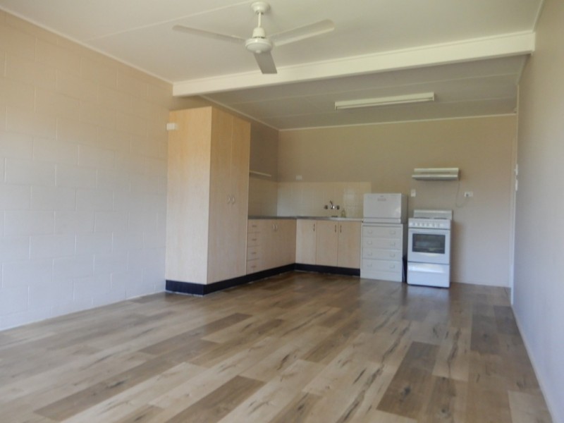 1/4 Old Airport Drive, Emerald QLD 4720