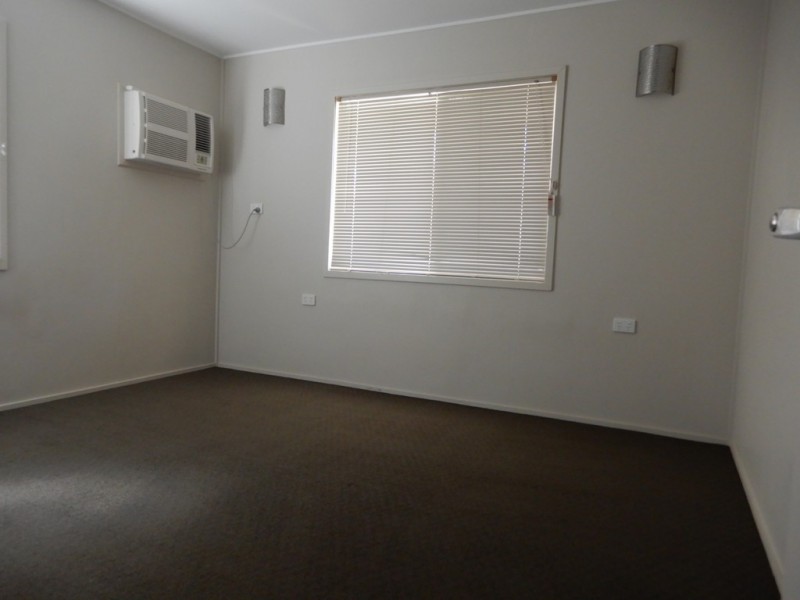 1/4 Old Airport Drive, Emerald QLD 4720