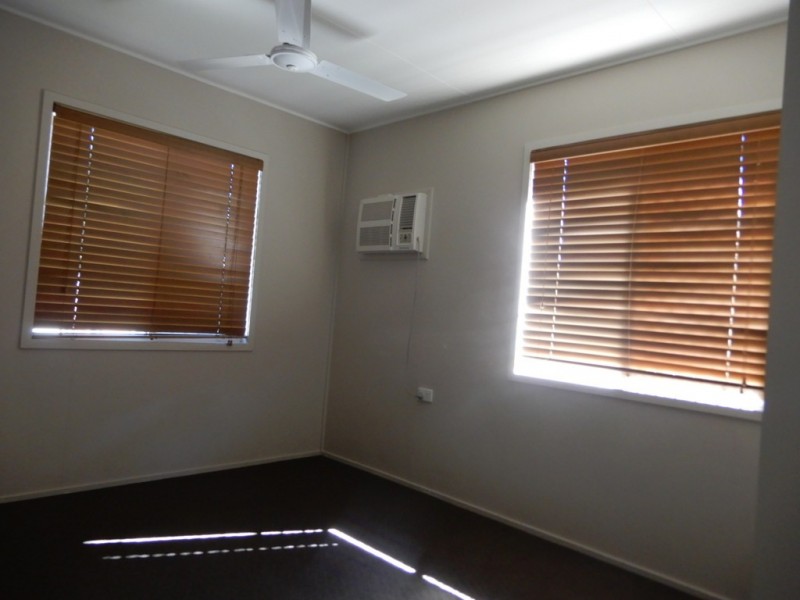 1/4 Old Airport Drive, Emerald QLD 4720
