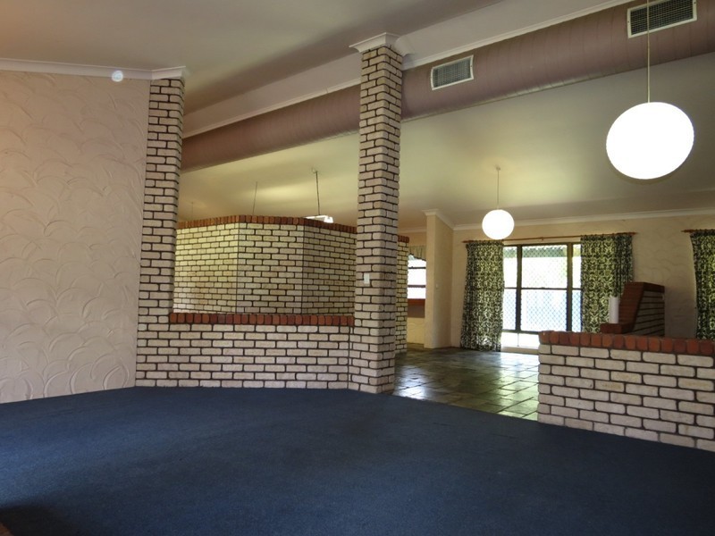 8 Roseanne Road, Emerald QLD 4720