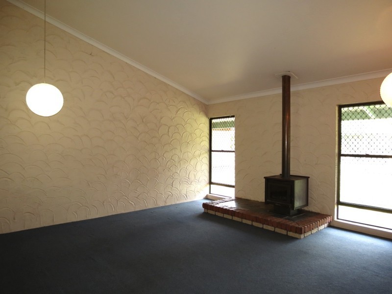 8 Roseanne Road, Emerald QLD 4720