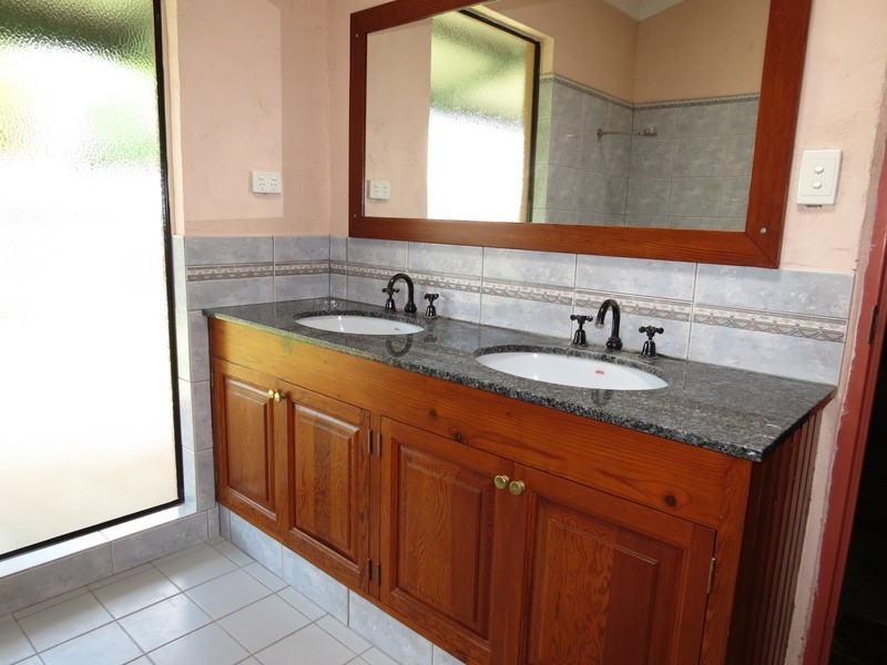 8 Roseanne Road, Emerald QLD 4720