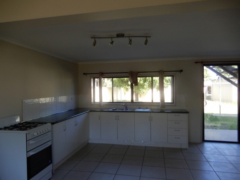 14 Bridgeman Street, Emerald QLD 4720