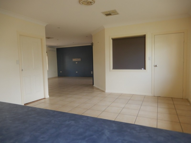 5 Clark Drive, Emerald QLD 4720