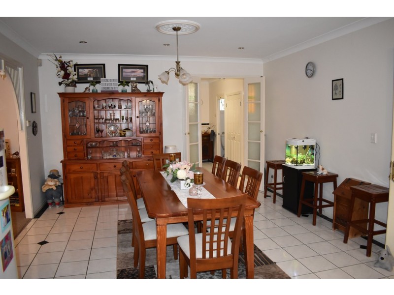 28 Cunningham Drive, Emerald QLD 4720