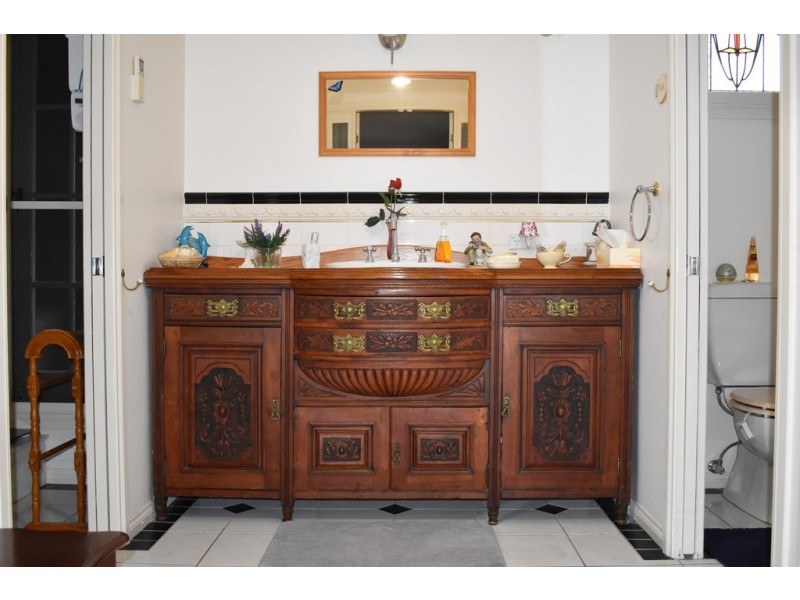 28 Cunningham Drive, Emerald QLD 4720