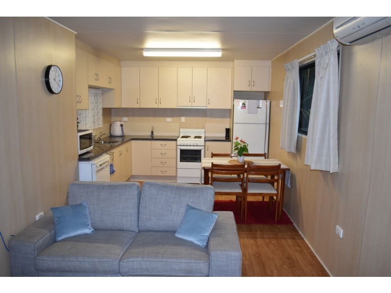 28 Cunningham Drive, Emerald QLD 4720