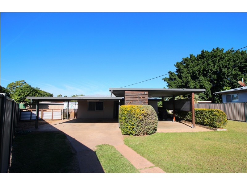 10 Dearden Place, Emerald QLD 4720