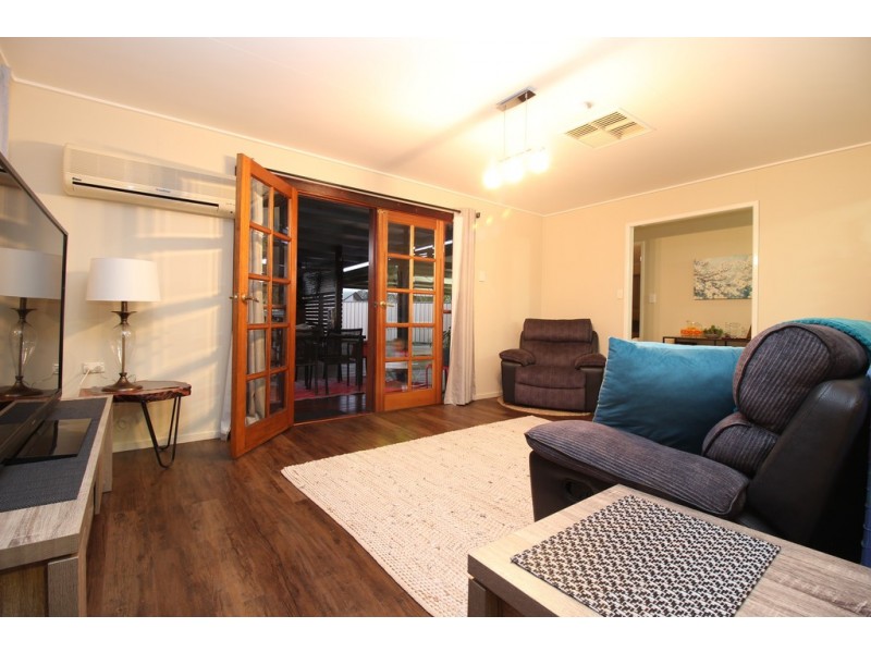 10 Dearden Place, Emerald QLD 4720