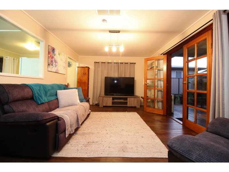 10 Dearden Place, Emerald QLD 4720