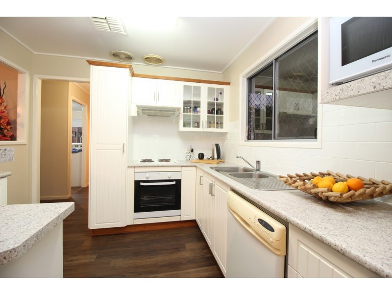 10 Dearden Place, Emerald QLD 4720