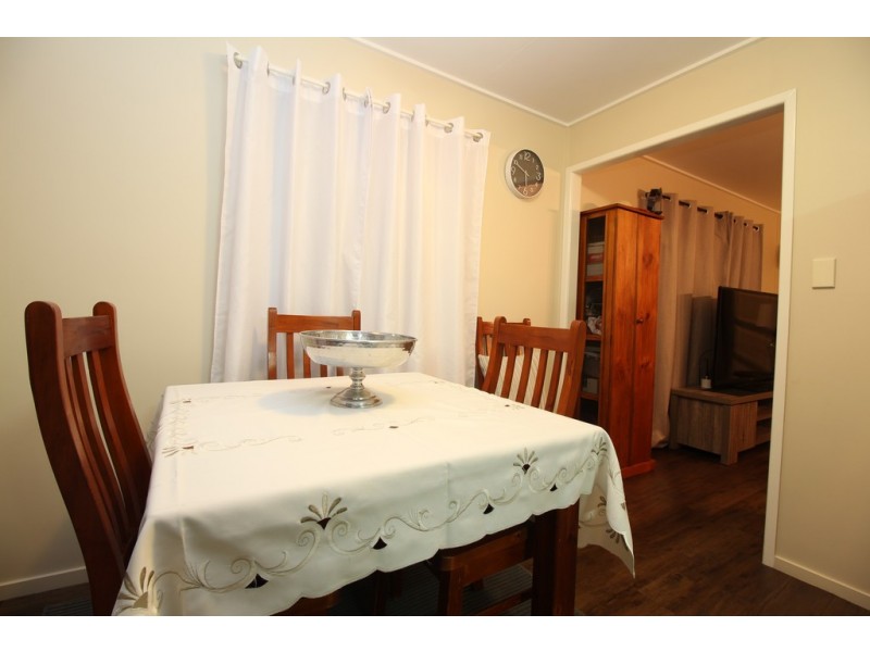 10 Dearden Place, Emerald QLD 4720