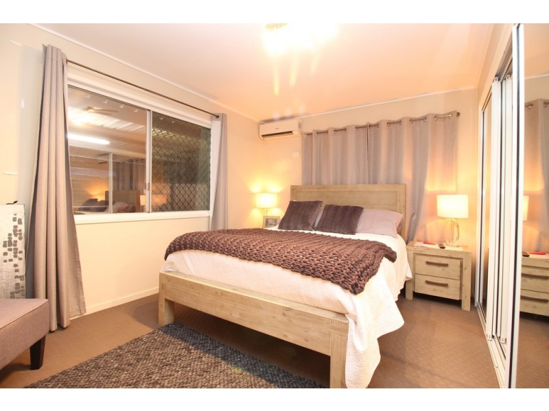 10 Dearden Place, Emerald QLD 4720