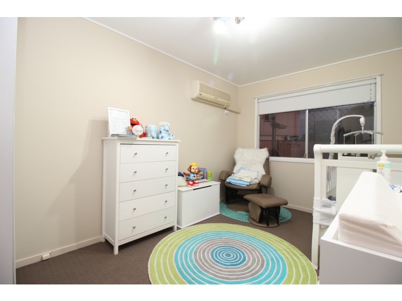 10 Dearden Place, Emerald QLD 4720