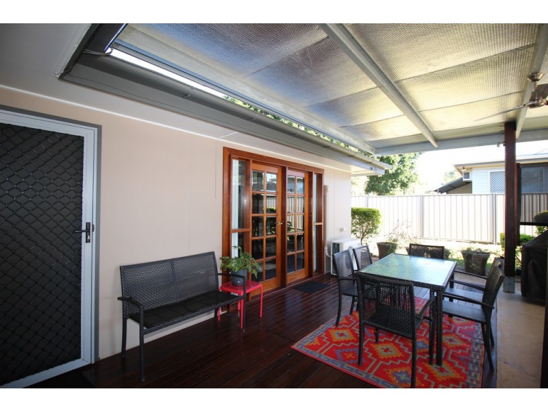 10 Dearden Place, Emerald QLD 4720