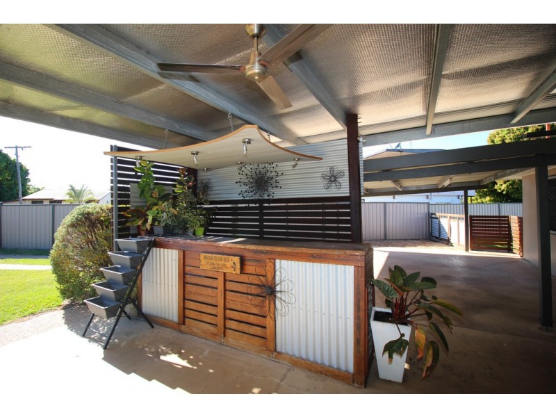 10 Dearden Place, Emerald QLD 4720