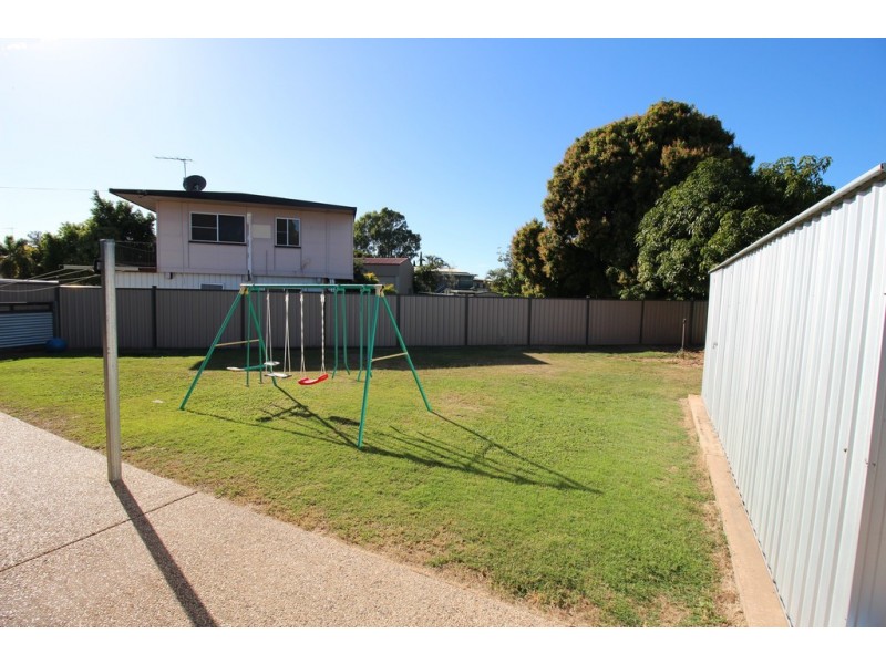 10 Dearden Place, Emerald QLD 4720