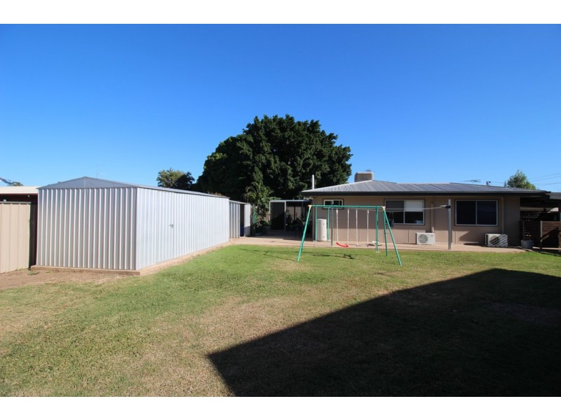 10 Dearden Place, Emerald QLD 4720