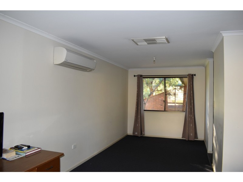 9 Egan Street, Emerald QLD 4720