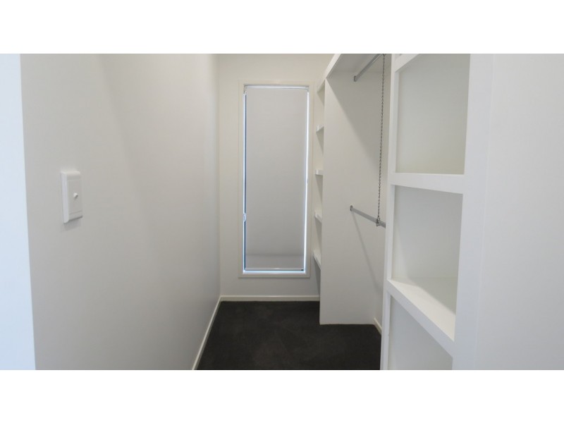87 Canterbury Road, Emerald QLD 4720