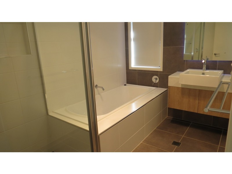 87 Canterbury Road, Emerald QLD 4720